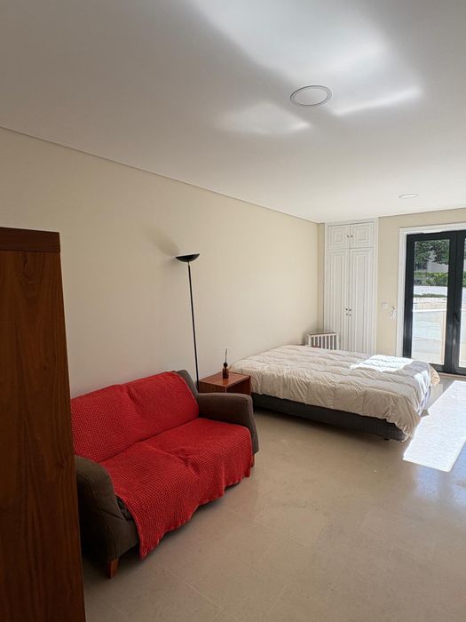 Arrendamento apartamento T0 avenida miguel torga 27