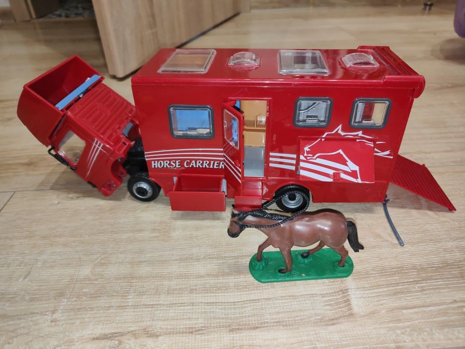 Mercedes kamper-do przewozu koni