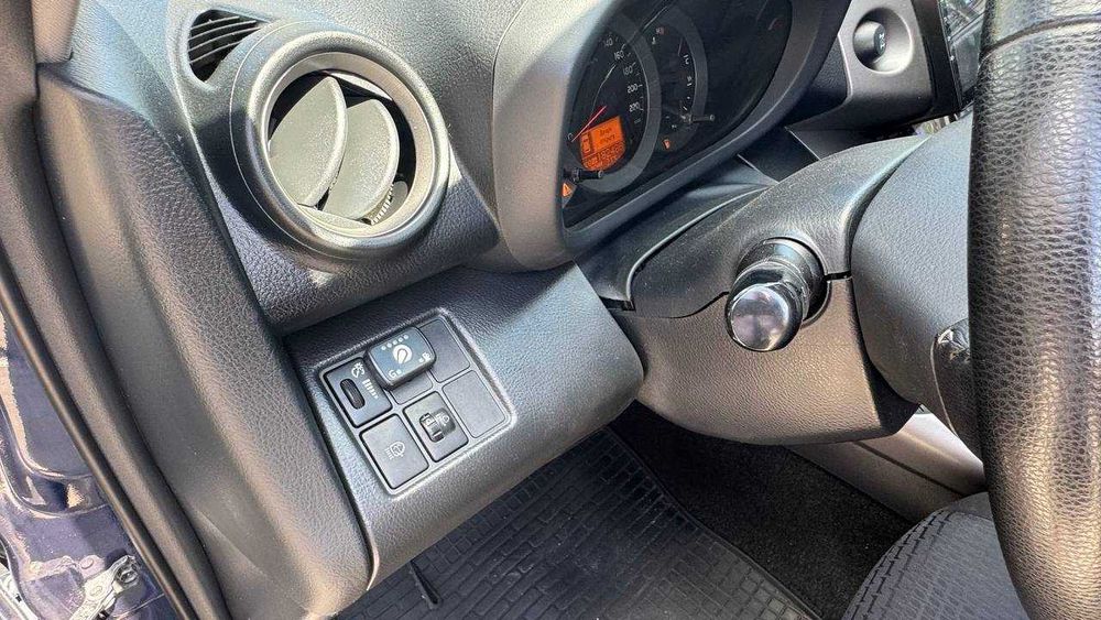 Toyota RAV 4  Автомат повний привід газ бензин 2008