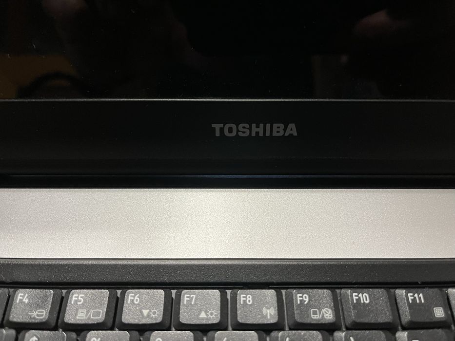 PC portatil TOSHIBA