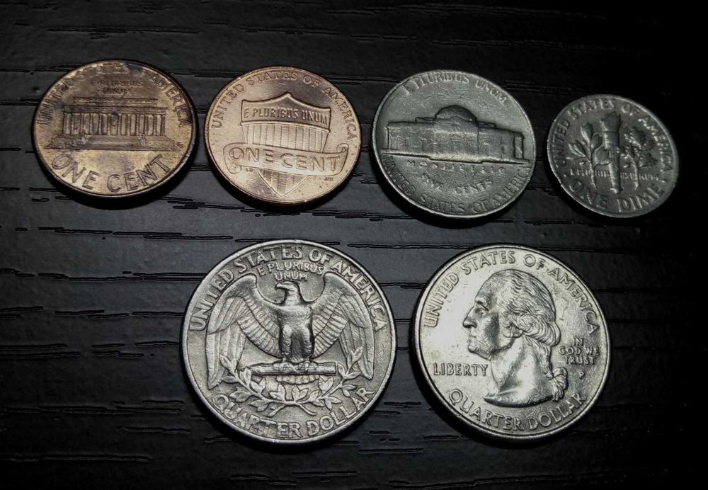 Монеты Великобритания США ОАЭ Словения. Нумизматика.