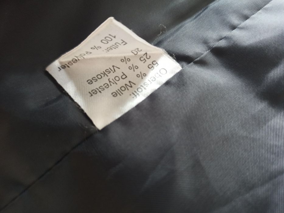 Elegancki klasyczny szary siwy wełniany płaszcz dwurzędowy rozm M/38 C