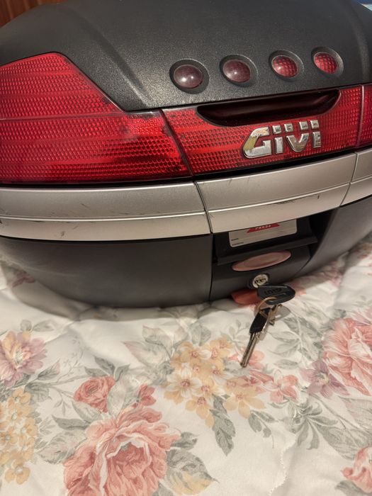 Top case Givi Impecavel