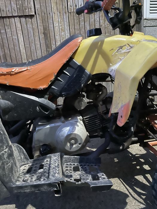 Moto 4 110cc pequena