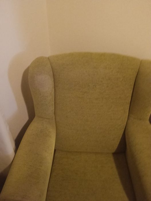 2 sofás poltronas em tecido ( tipo bombazine) verde claro