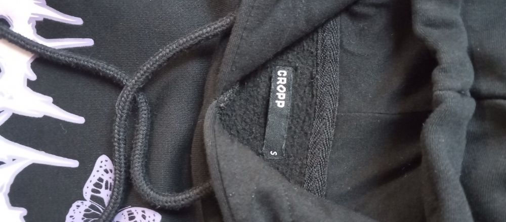 Bluza cropp czarno-różowa