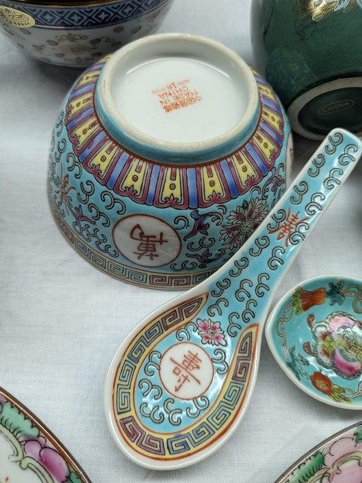 Pratos e taças de Loiça chinesa