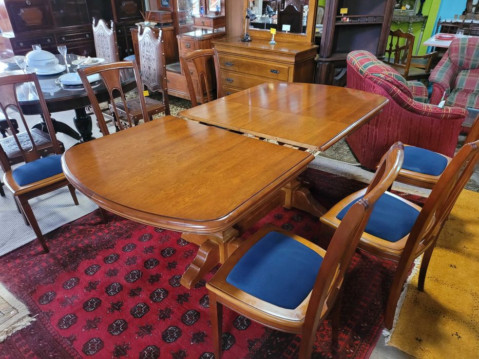 Excelente mesa em madeira maciça - Extensível - Bom estado