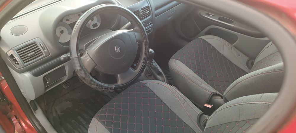 Renault Clio 2 . Simbol