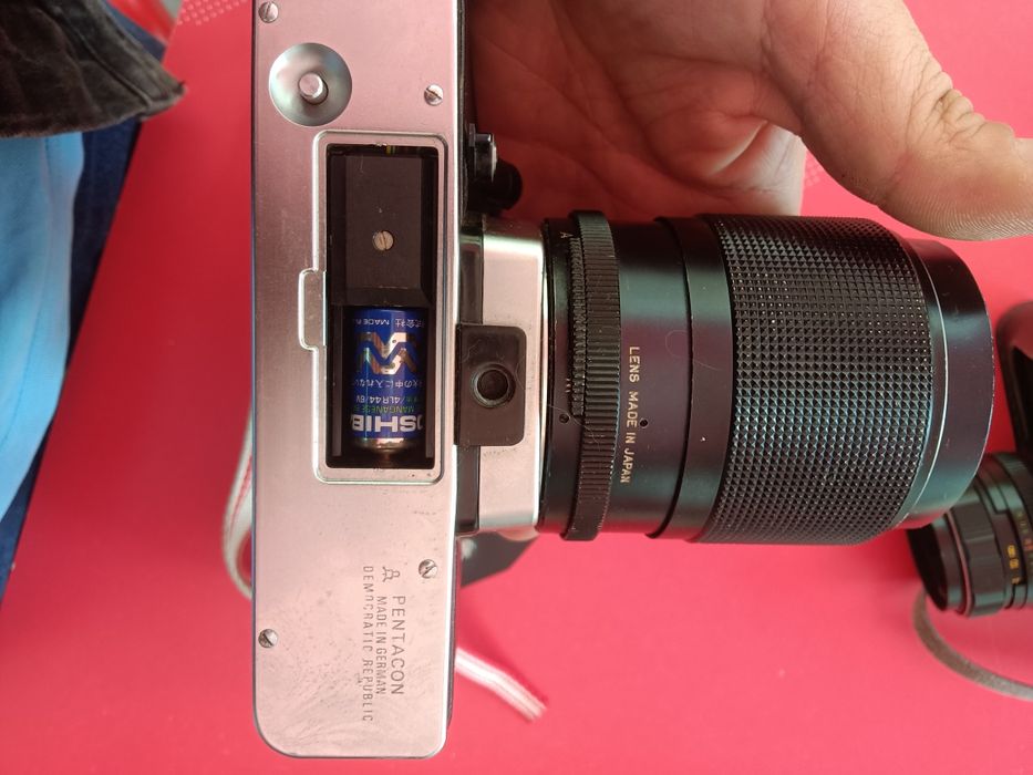 Câmeras vintage 3EHNT ET e PRAKTIKA MTL 50