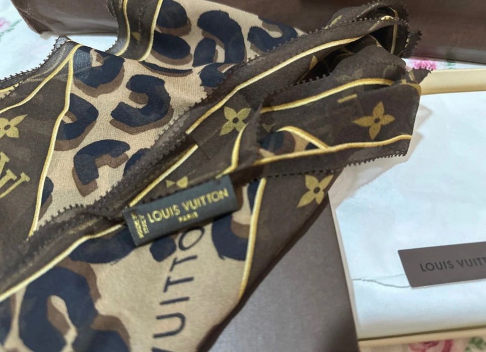 Lenço Louis Vuitton