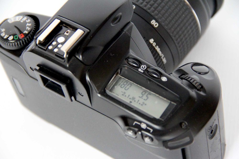 Фотоапарат Canon EOS 3000