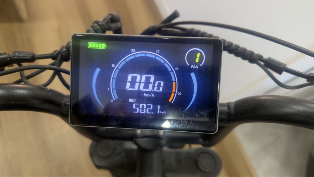 Bicicleta E- Bike V8  C63