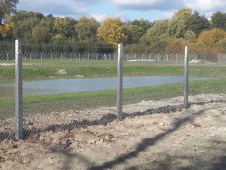 Siatka ogrodzeniowa pleciona oraz lesna