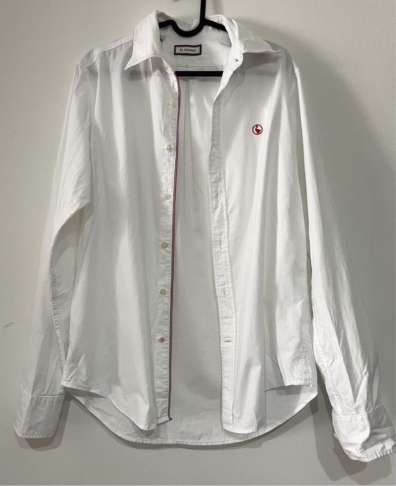 Camisa branca com detalhes vermelhos (El Ganso, tamanho S)