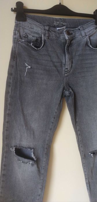 Szare jeansy z przetarciami,wysoki stan ,proste nogawki,ZARA, rozm.XS