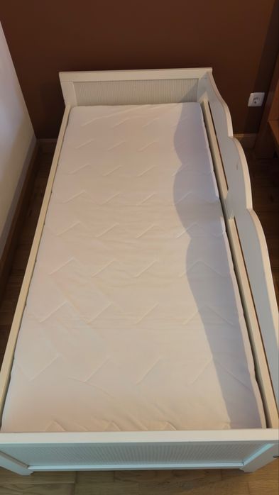 Cama IKEA de criança com colchão novo. Tamanho 70/160