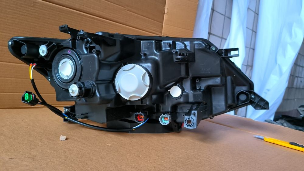Фари фара на Nissan Rogue T32 2017 2018 2019
