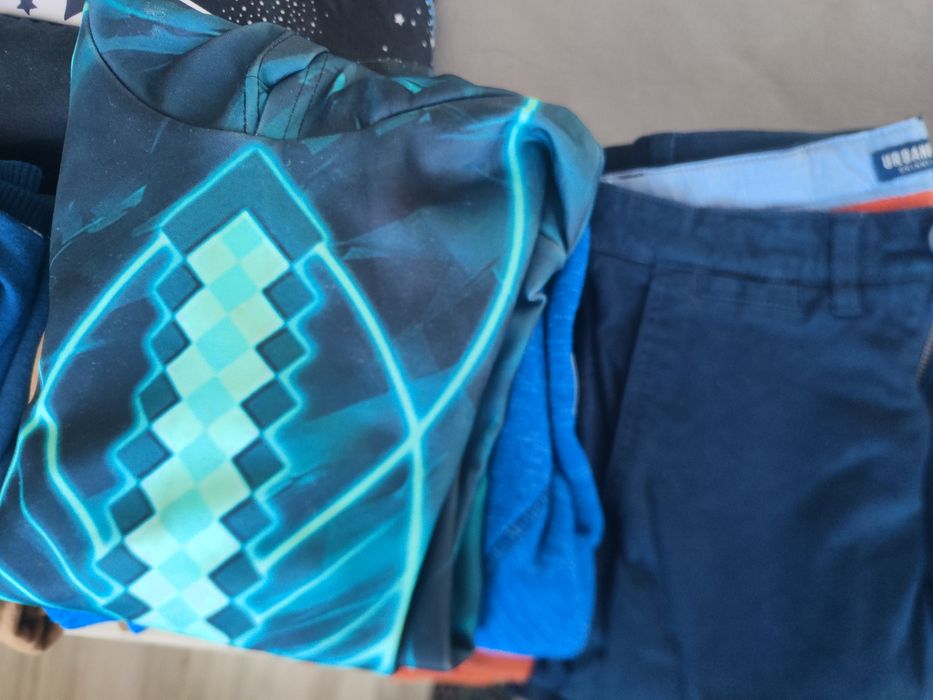 Zestaw ubrań dla chłopca 134-140