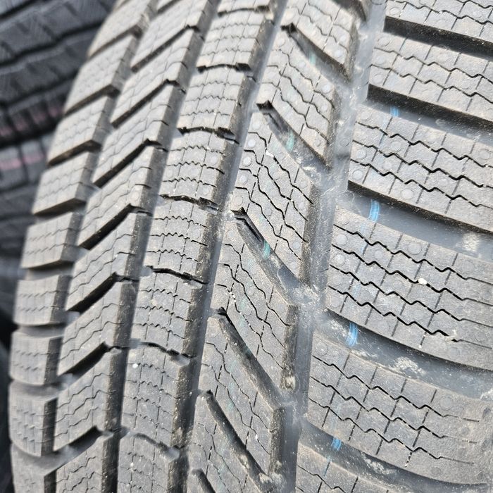 215/45R20 Continental Winter Contact TS 870 P zimowe 4szt jak nowe !!!