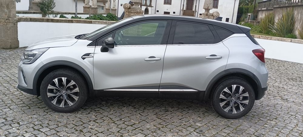 Renault Captur 2024 com apenas 7000km impecável
