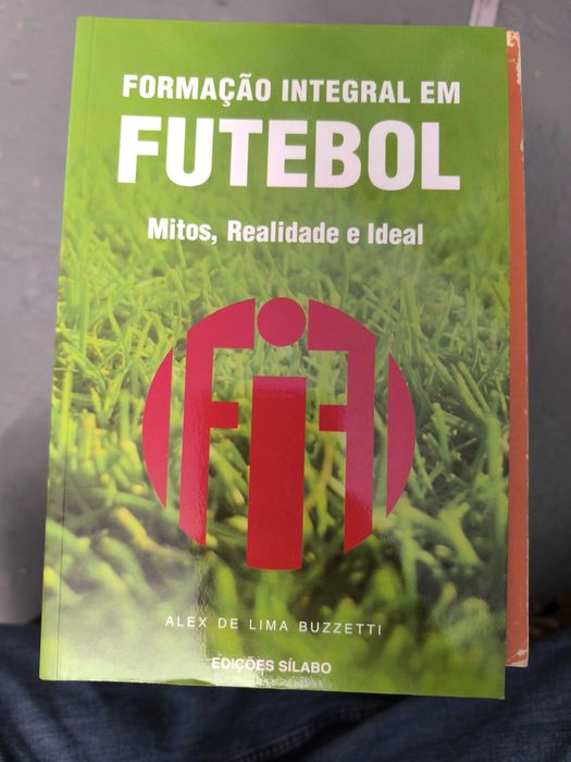 Formação Integral em Futebol — Alex de Lima Buzzetti