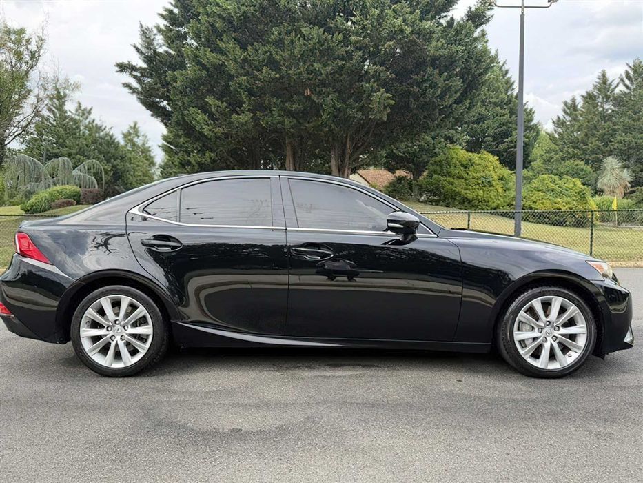 Lexus IS 300      2016