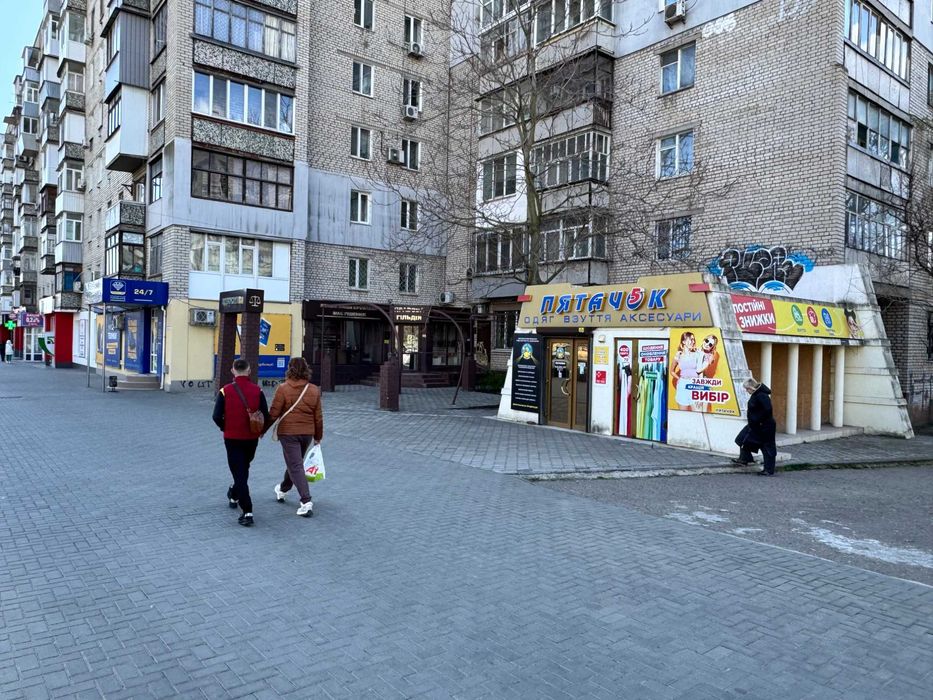 Пр.Центральний 12 кв.м. фасад прохідняк жваве місце