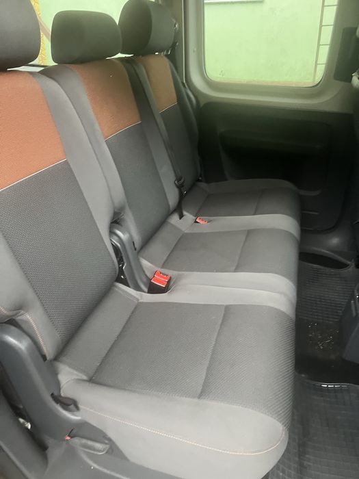 Таксі людей  груза міжгород