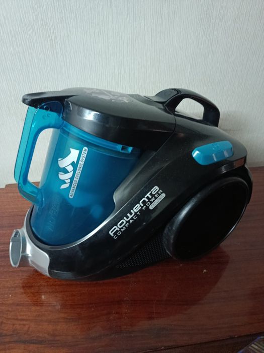 Пылесос ROWENTA. Мощный.