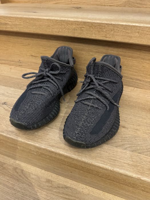 Yeezy 350  v2 static black reflective 40
