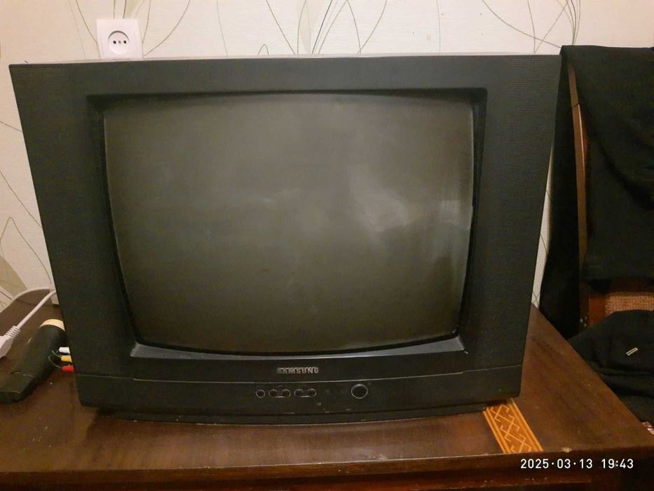 Телевізор з приставкою Т2