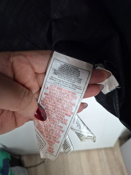 Kurtka plaszcz Nike S damski czarny puchowy