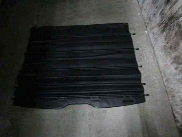 Chapeleira / tampo da mala VOLKSWAGEN Passat (3A2, 35I)