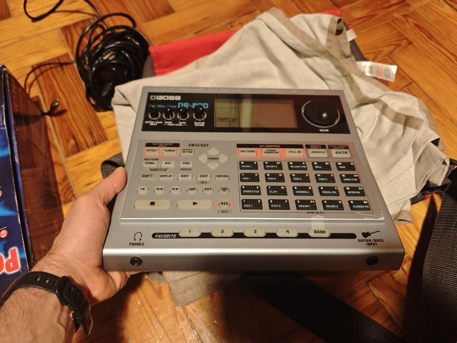 3   BOSS DR-880 Dr. Rhythm