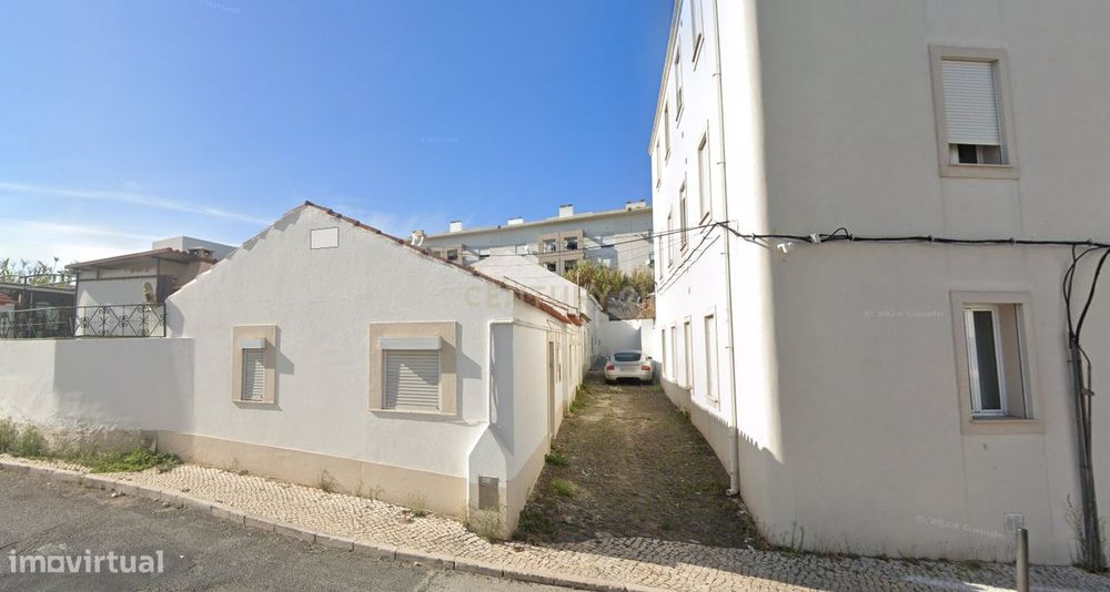 Moradia T9 | para investimento | Ajuda