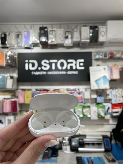 Б/В Бездротові навушники Samsung Galaxy Buds+ SM-R175