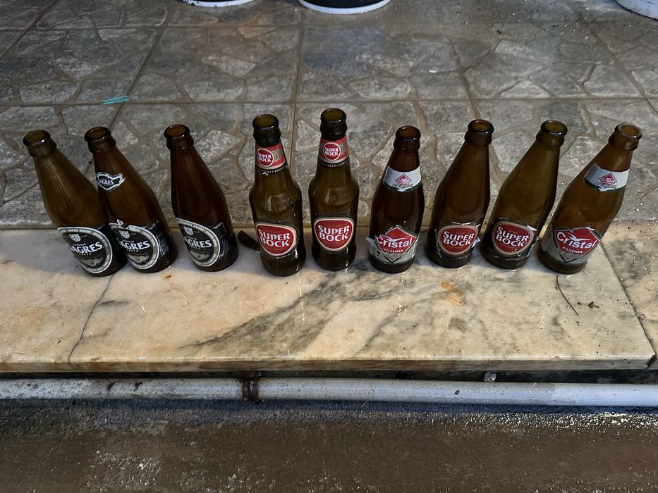 Garrafas vazias de cerveja