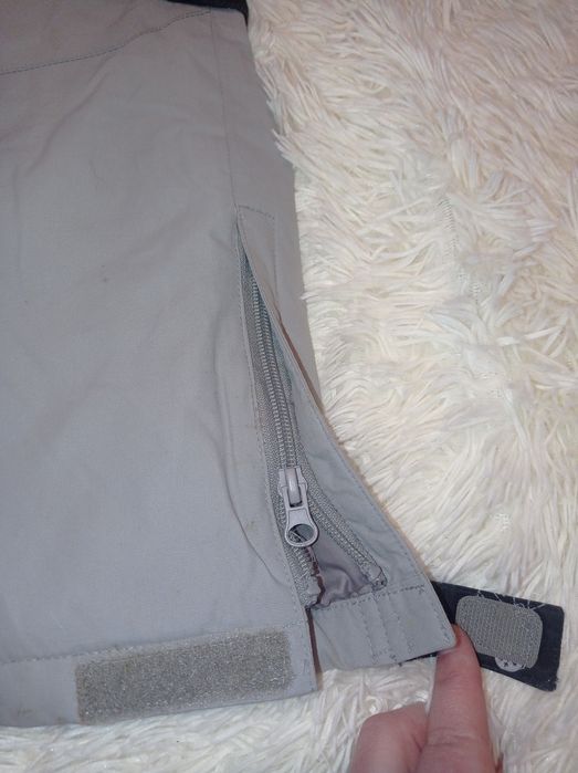 Сірий напівкомбінезон на весну, на дитину 4-5 років