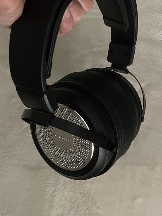 Headphones Behringer Alpha