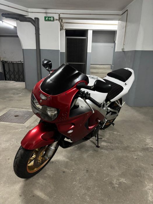 Honda cbr 900 rr fireblade