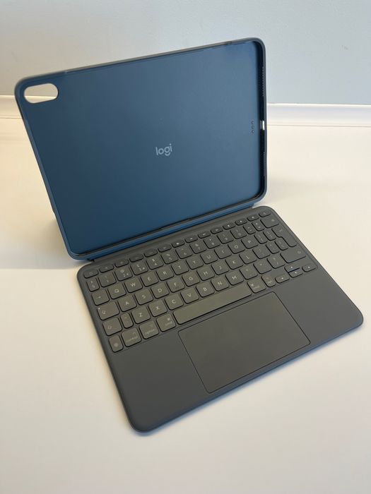 Logitech Combo Touch klawiatura iPad Air 5 gen 11 cali odpinana etui