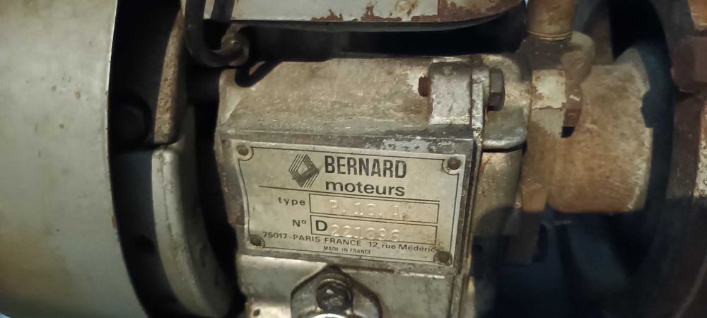 Motor Rega Bernard em bom estado