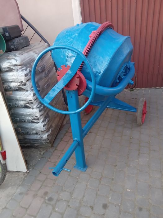 Betoniarka 320l na380v firmy polska