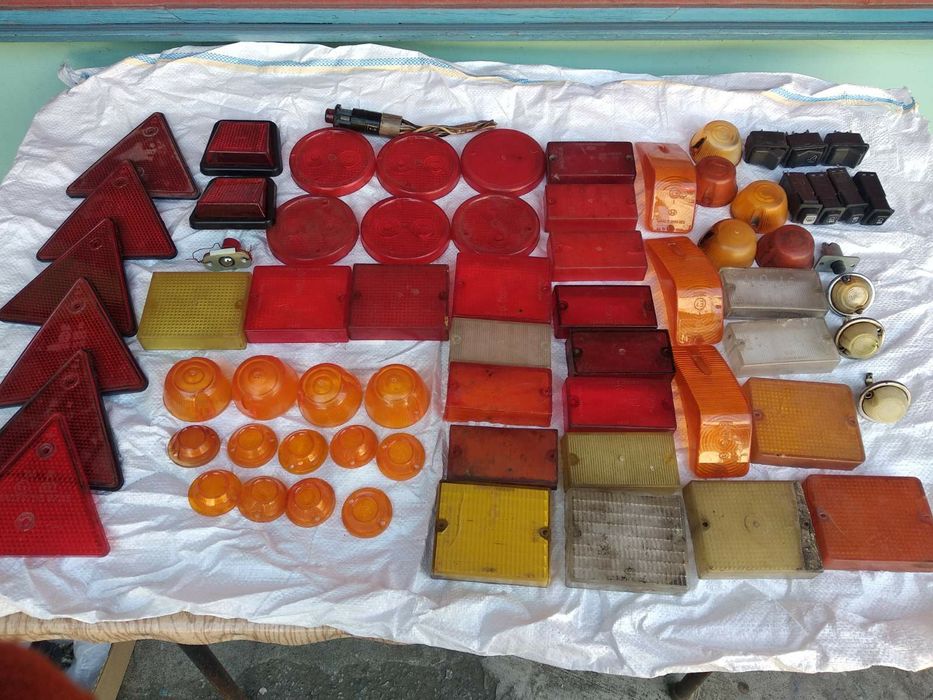 Отражатели и фонари  СССР  на авто)