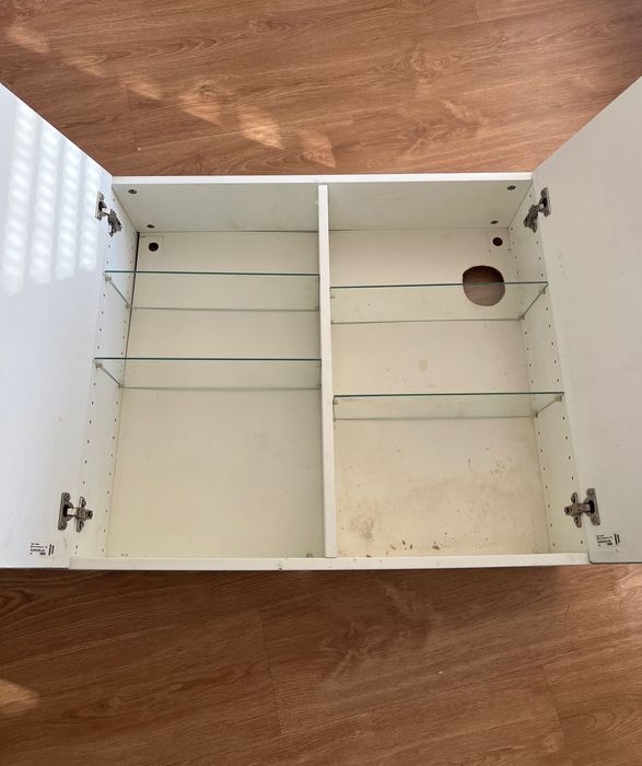 Armário de casa de banho com portas de espelho