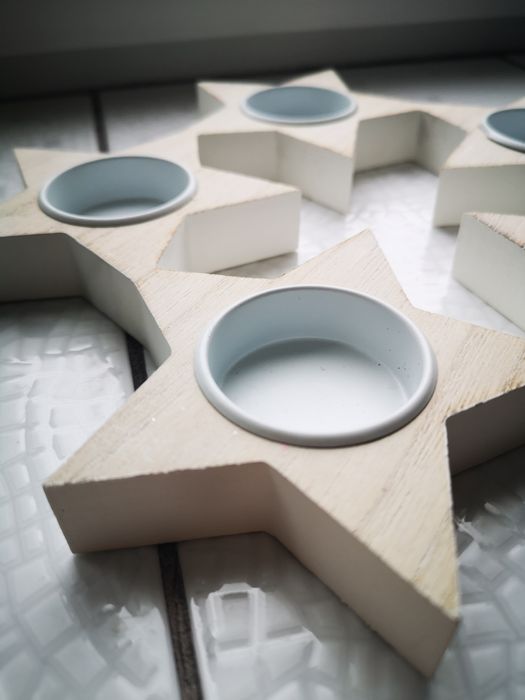 Drewniany świecznik w kształcie gwiazdy