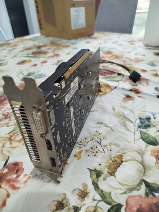 Placa gráfica R7 360