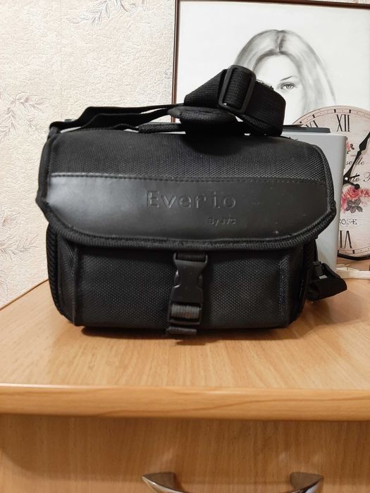 Фото-видеокамера JVC VU-VM81K