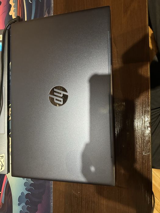 HP Pavillion 15 8/256 i3/intel uhd gpu